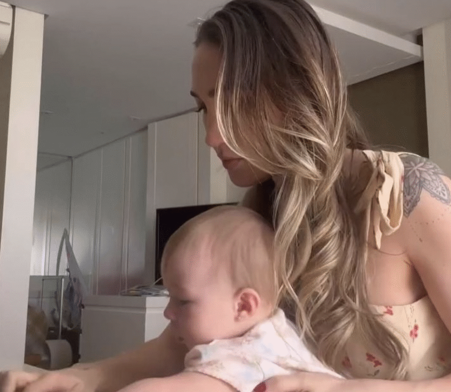 Você não é especial por ter muitos papéis — é só uma mulher adulta vivendo a vida real.